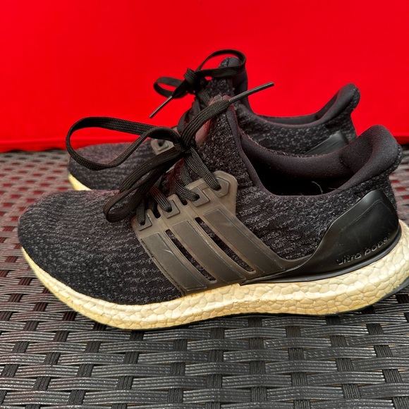 Adidas Ultraboost - Picture 2 of 7